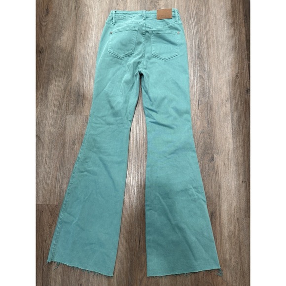 Judy Blue Wide Flare Jeans Women's 3/26 Garment Dyed Light Green Stretch Denim - Picture 3 of 11